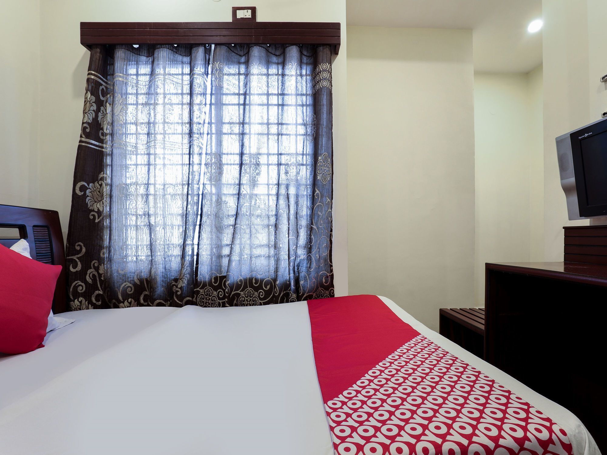 Oyo 16539 Grand Sandarshini Inn Hyderabad Exterior foto